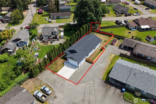 210 Silver Lane SE, Orting, WA 98360