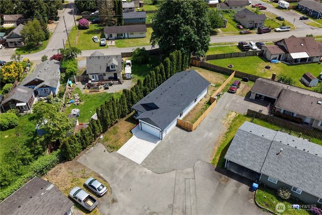 210 Silver Lane SE, Orting, WA 98360