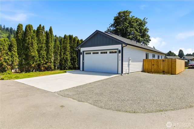 210 Silver Lane SE, Orting, WA 98360