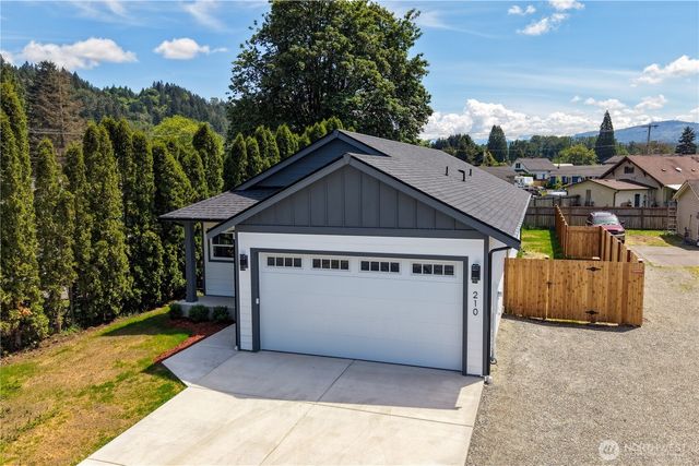 210 Silver Lane SE, Orting, WA 98360