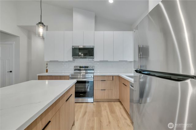 210 Silver Lane SE, Orting, WA 98360