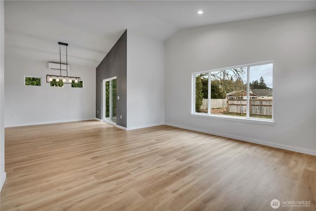 210 Silver Lane SE, Orting, WA 98360