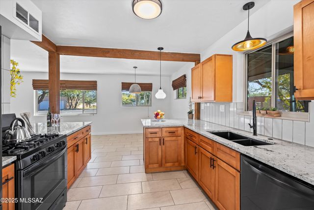 2735 N Park Avenue, Tucson, AZ 85719