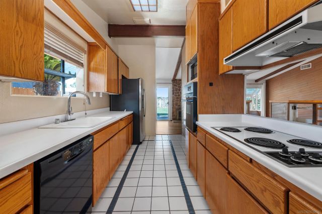 7101 Regner Rd, San Diego, CA 92119