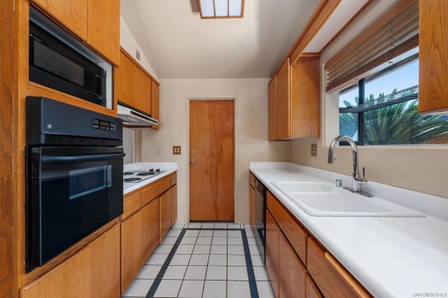 7101 Regner Rd, San Diego, CA 92119