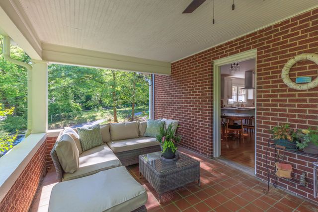 330 Tunnel Boulevard, Chattanooga, TN 37411