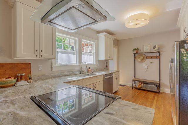 330 Tunnel Boulevard, Chattanooga, TN 37411