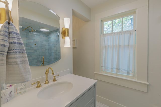 330 Tunnel Boulevard, Chattanooga, TN 37411