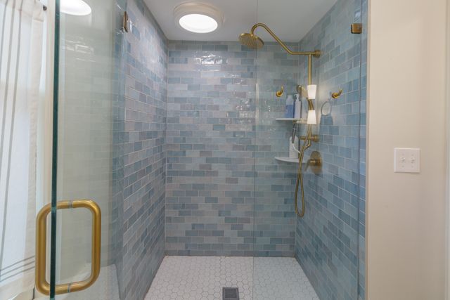 330 Tunnel Boulevard, Chattanooga, TN 37411