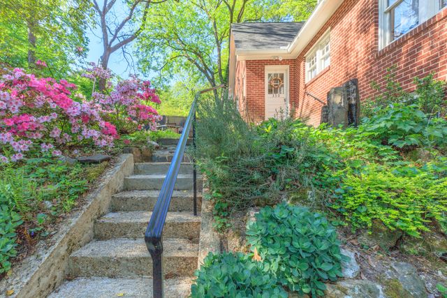 330 Tunnel Boulevard, Chattanooga, TN 37411