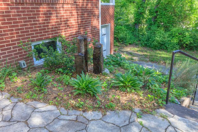 330 Tunnel Boulevard, Chattanooga, TN 37411