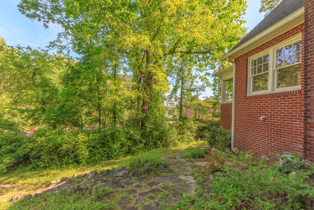 330 Tunnel Boulevard, Chattanooga, TN 37411