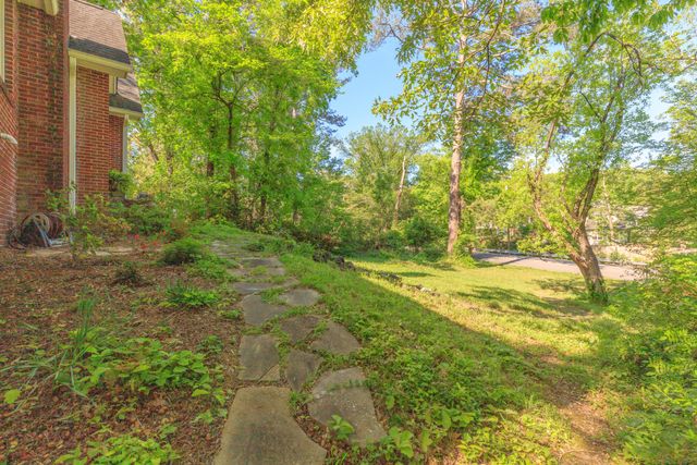 330 Tunnel Boulevard, Chattanooga, TN 37411