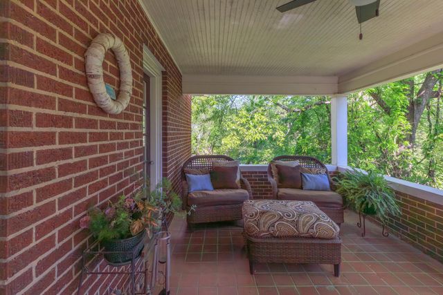 330 Tunnel Boulevard, Chattanooga, TN 37411