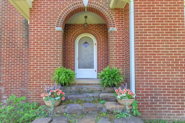 330 Tunnel Boulevard, Chattanooga, TN 37411
