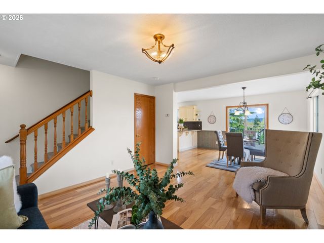 2718 HARVEST Ct, Forest Grove, OR 97116