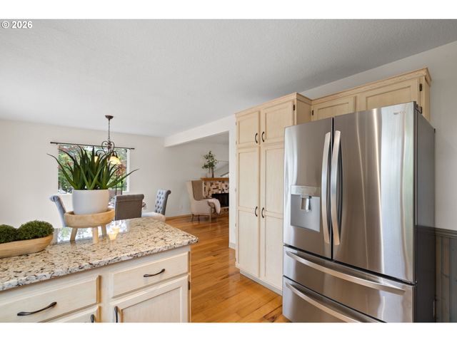 2718 HARVEST Ct, Forest Grove, OR 97116