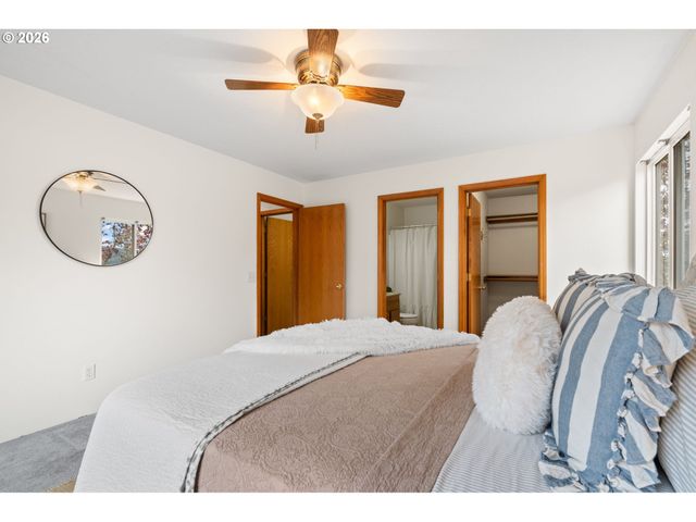 2718 HARVEST Ct, Forest Grove, OR 97116
