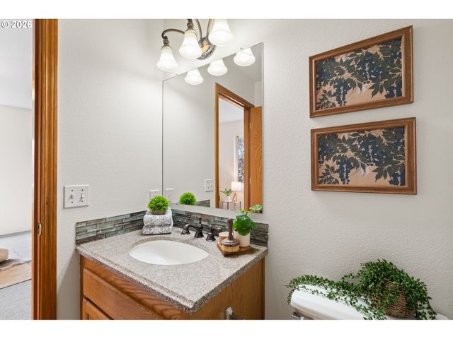 2718 HARVEST Ct, Forest Grove, OR 97116