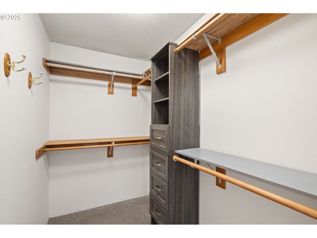 2718 HARVEST Ct, Forest Grove, OR 97116
