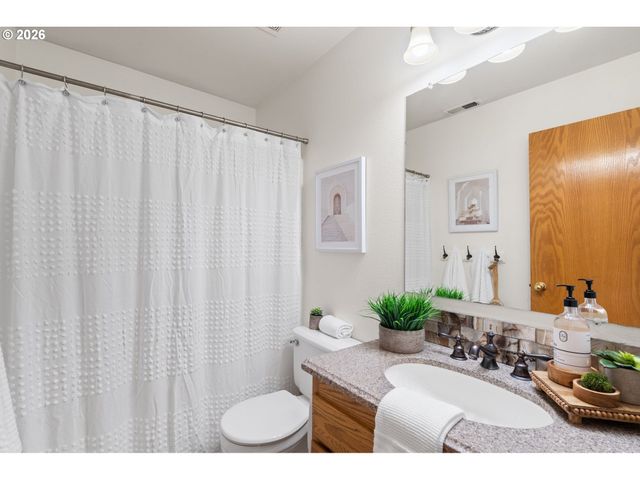 2718 HARVEST Ct, Forest Grove, OR 97116