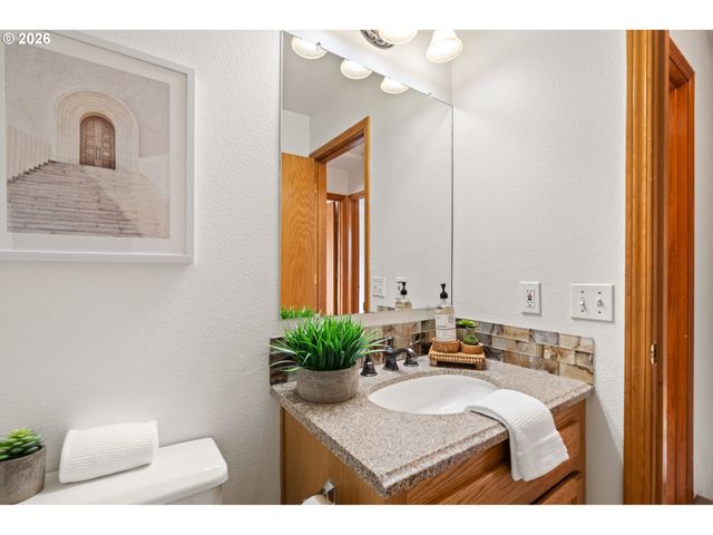2718 HARVEST Ct, Forest Grove, OR 97116