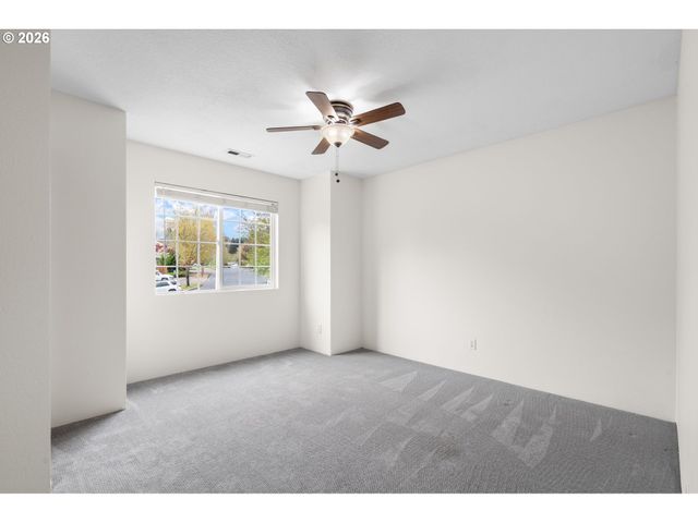 2718 HARVEST Ct, Forest Grove, OR 97116