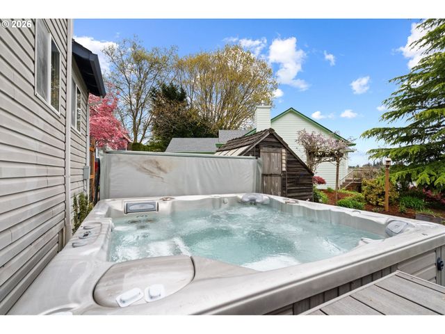 2718 HARVEST Ct, Forest Grove, OR 97116