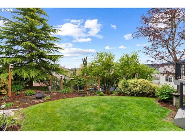 2718 HARVEST Ct, Forest Grove, OR 97116