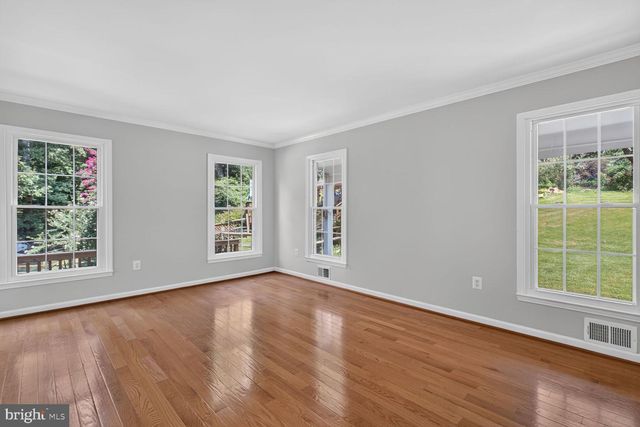12012 GOVERNORS CT, Woodbridge, VA 22192