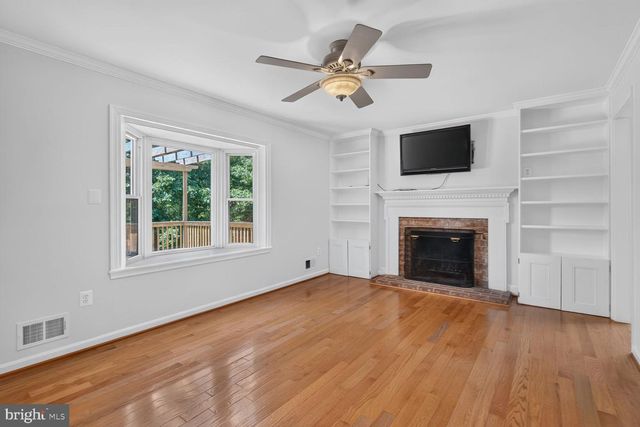 12012 GOVERNORS CT, Woodbridge, VA 22192