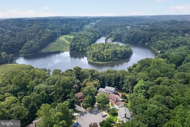 12012 GOVERNORS CT, Woodbridge, VA 22192