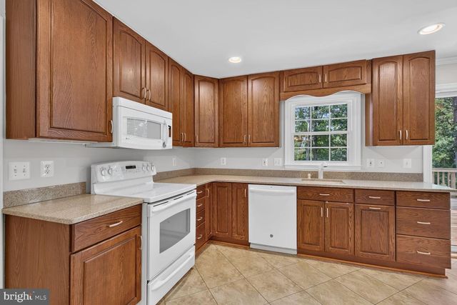12012 GOVERNORS CT, Woodbridge, VA 22192