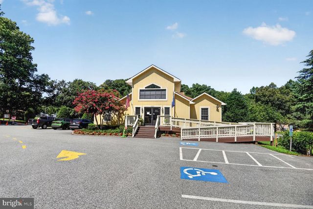 12012 GOVERNORS CT, Woodbridge, VA 22192
