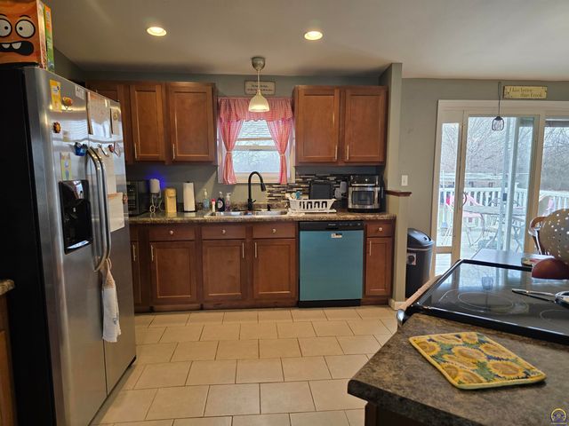 3916 SE Tecumseh RD, Tecumseh, KS 66542