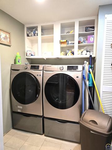 3916 SE Tecumseh RD, Tecumseh, KS 66542