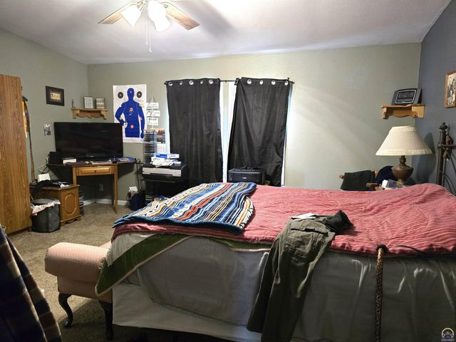 3916 SE Tecumseh RD, Tecumseh, KS 66542