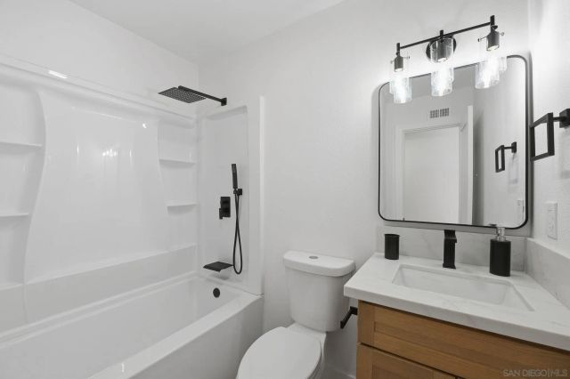 9789 Lutheran Way, Santee, CA 92071