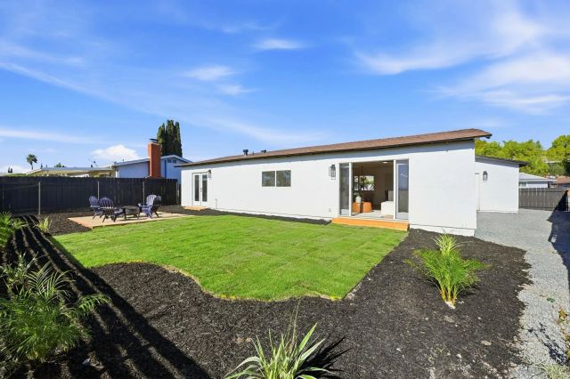 9789 Lutheran Way, Santee, CA 92071