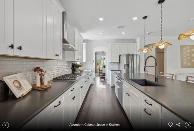 240 Archway LN, Liberty Hill, TX 78642