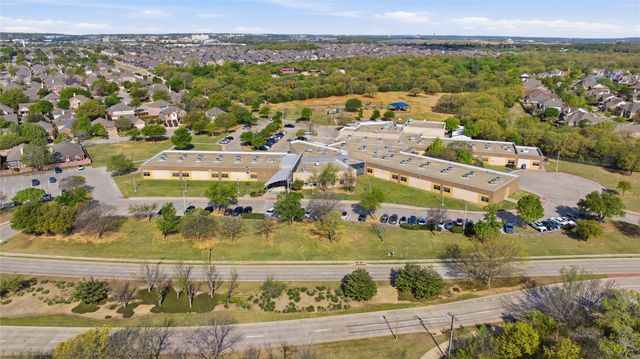 7705 Falcon Ridge Road, Denton, TX 76208