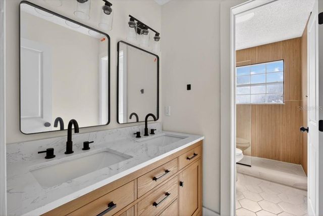 8618 VALLEY RIDGE COURT, Orlando, FL 32818