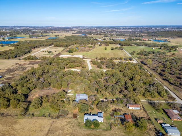 10100 Belle Oak Court, Burleson, TX 76028