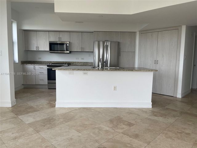 19900 E Country Club Drive 502, Aventura, FL 33180