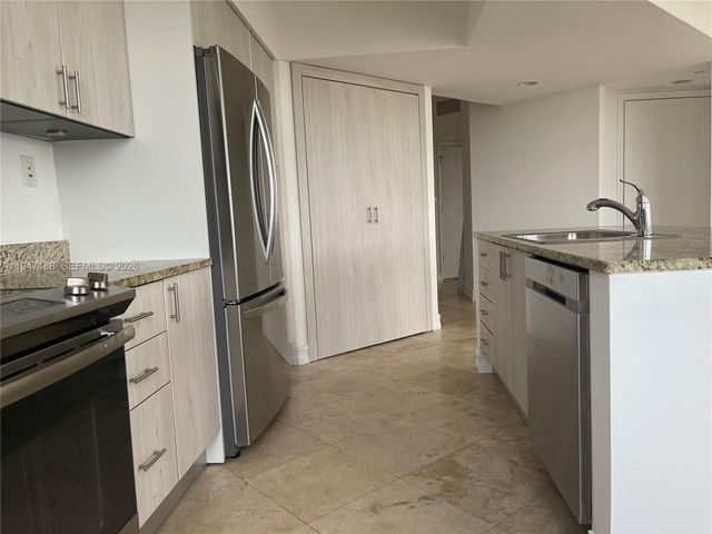 19900 E Country Club Drive 502, Aventura, FL 33180