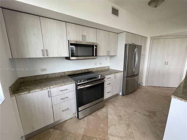 19900 E Country Club Drive 502, Aventura, FL 33180