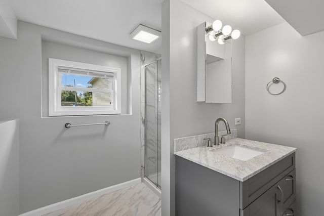 328 N Greenview Avenue, Mundelein, IL 60060