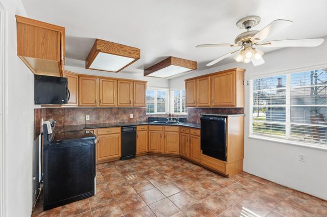 3117 N 8th Street, Fresno, CA 93703