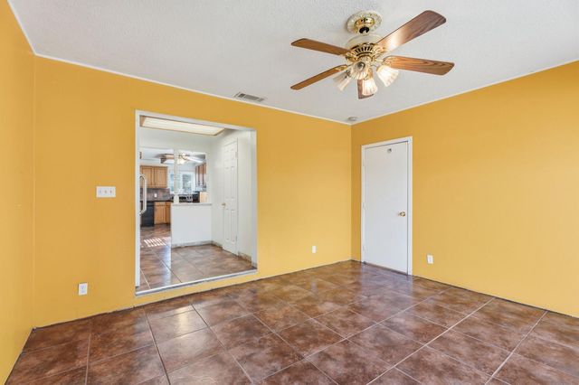 3117 N 8th Street, Fresno, CA 93703