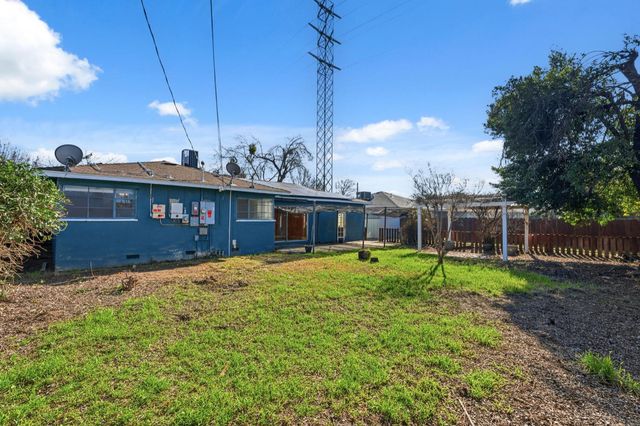 3117 N 8th Street, Fresno, CA 93703